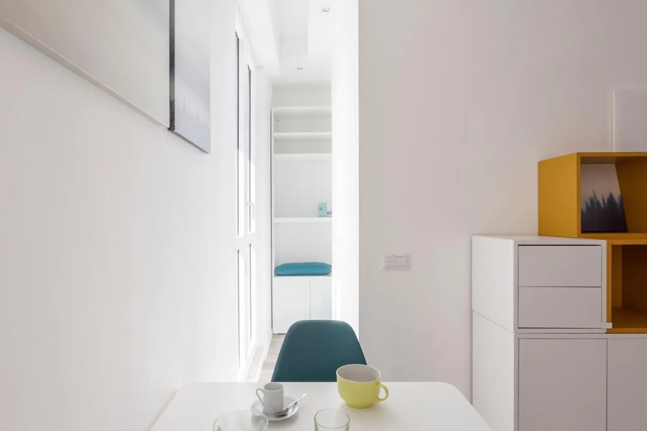 Skyview Nolo Studio Via Varanini Milan 0*,